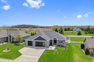 3492 Mayapple Dr, Green Bay, WI 54311 - Photo 2