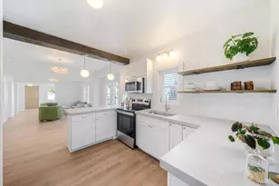 821 W 6th Ave, Oshkosh, WI 54902 - Photo 4
