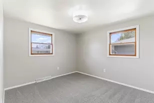 838 Marydale Dr, Green Bay, WI 54313 - Photo 12