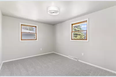 838 Marydale Drive, Green Bay, WI 54313 - Photo 10