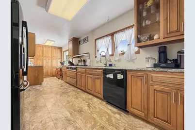 929 Edgewood Circle, Marinette, WI 54143 - Photo 8