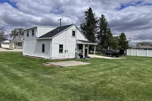 124 Cecil St, Neenah, WI 54952 - Photo 4