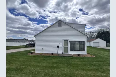 124 Cecil Street, Neenah, WI 54952 - Photo 2