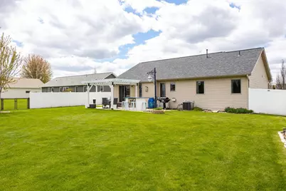 N1734 Hot Springs Court, Greenville, WI 54942 - Photo 2