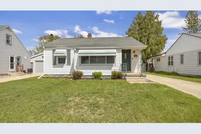 649 Indiana Avenue, West Bend, WI 53095 - Photo 2