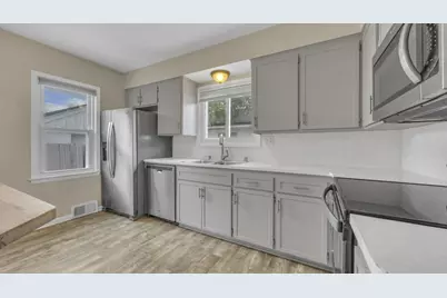 649 Indiana Avenue, West Bend, WI 53095 - Photo 16