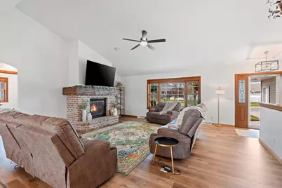 2460 Warm Meadows Drive, Green Bay, WI 54303 - Photo 6