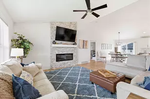 2359 Tigerwood Trl, De Pere, WI 54115 - Photo 2