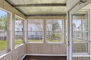 400 Dakota St, Oshkosh, WI 54902 - Photo 4