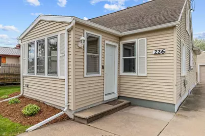 226 Gruenwald Avenue, Neenah, WI 54956 - Photo 2