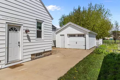 672 8th Avenue, Oshkosh, WI 54902 - Photo 24