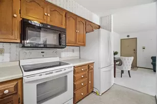 940 Babcock St, Neenah, WI 54956 - Photo 8