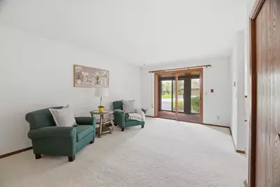 940 Babcock Street #98, Neenah, WI 54956 - Photo 4
