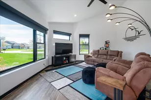 901 Clover Ct, Menasha, WI 54952 - Photo 6