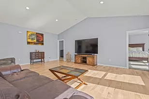 1765 Honor St, Neenah, WI 54956 - Photo 16