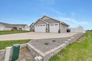 1724 Bridge Port Cir, De Pere, WI 54115 - Photo 56