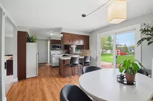 1465 Guns St, Green Bay, WI 54311 - Photo 8