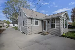 1916 N Clark St, Appleton, WI 54911 - Photo 4