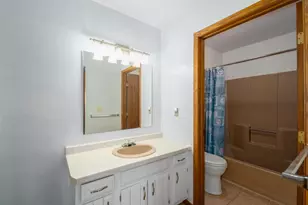 2240 Meadowbrook Ct, Oshkosh, WI 54904 - Photo 14