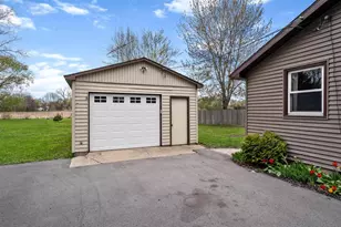 607 Hunters Point Rd, Neenah, WI 54956 - Photo 4