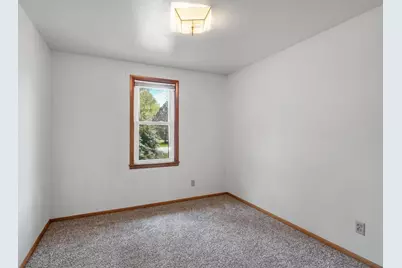 607 Hunters Point Road, Neenah, WI 54956 - Photo 16