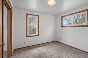 607 Hunters Point Rd, Neenah, WI 54956 - Photo 14