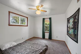607 Hunters Point Rd, Neenah, WI 54956 - Photo 12