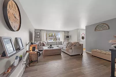 980 Mancel Lane, Green Bay, WI 54304 - Photo 8