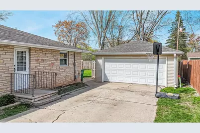 801 Bomier Street, De Pere, WI 54115 - Photo 2