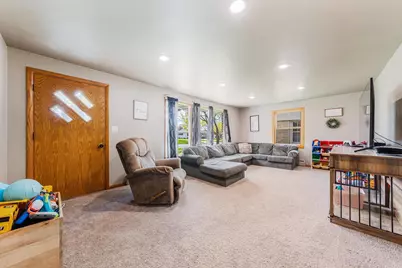 801 Bomier Street, De Pere, WI 54115 - Photo 10