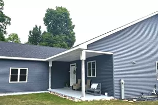 7968 W Herzog Rd, Iron Mountain, MI 49801 - Photo 4