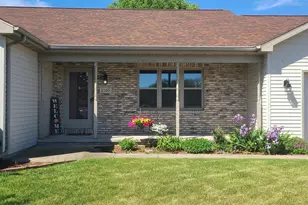 2165 Deer Haven Dr, Menasha, WI 54952 - Photo 2