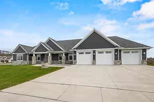 2685 Creekwood Cir, Green Bay, WI 54311 - Photo 62