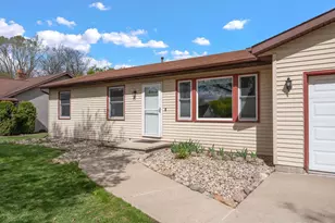 201 Fairway St, Combined Locks, WI 54113 - Photo 12