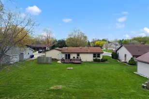 201 Fairway St, Combined Locks, WI 54113 - Photo 4