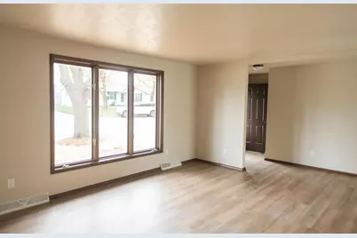 2564 Landler Street, Green Bay, WI 54313 - Photo 6