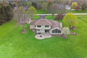 3022 Fairwinds Dr, Neenah, WI 54956 - Photo 48