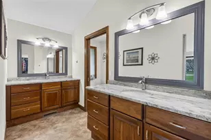 3022 Fairwinds Dr, Neenah, WI 54956 - Photo 22