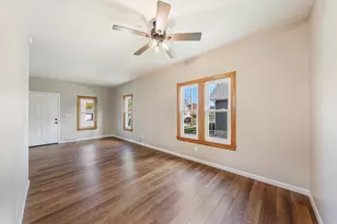 1421 Cedar St, Oshkosh, WI 54901 - Photo 10