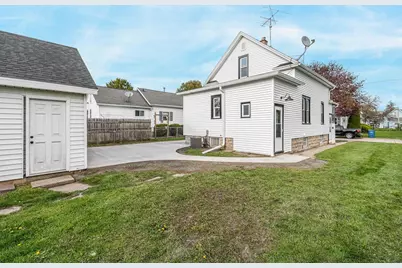 1421 Cedar Street, Oshkosh, WI 54901 - Photo 32
