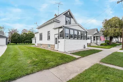 1421 Cedar Street, Oshkosh, WI 54901 - Photo 2