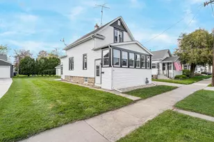 1421 Cedar St, Oshkosh, WI 54901 - Photo 2