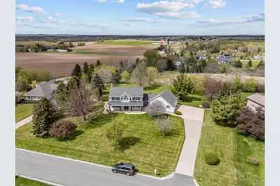 W8078 Hillcrest Court, Hortonville, WI 54944 - Photo 4