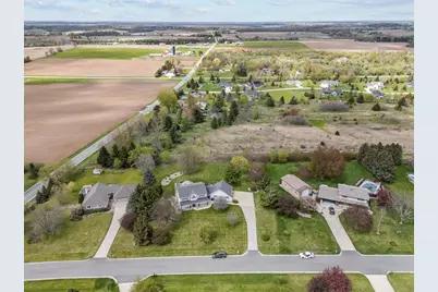 W8078 Hillcrest Court, Hortonville, WI 54944 - Photo 6