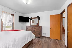 1299 Desnoyers St, Green Bay, WI 54303 - Photo 16