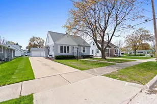 1299 Desnoyers St, Green Bay, WI 54303 - Photo 32