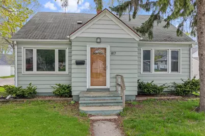 817 Henry Street, Green Bay, WI 54302 - Photo 2