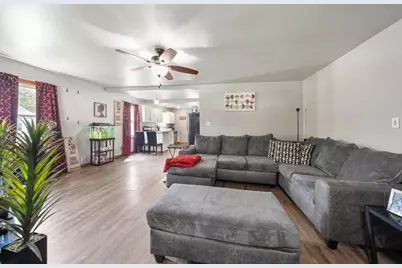 817 Henry Street, Green Bay, WI 54302 - Photo 6