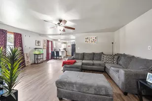 817 N Henry St, Green Bay, WI 54302 - Photo 6