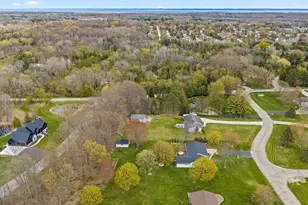 2504 Stonegate Dr, Suamico, WI 54313 - Photo 66